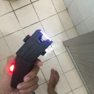 Súng điện Taser